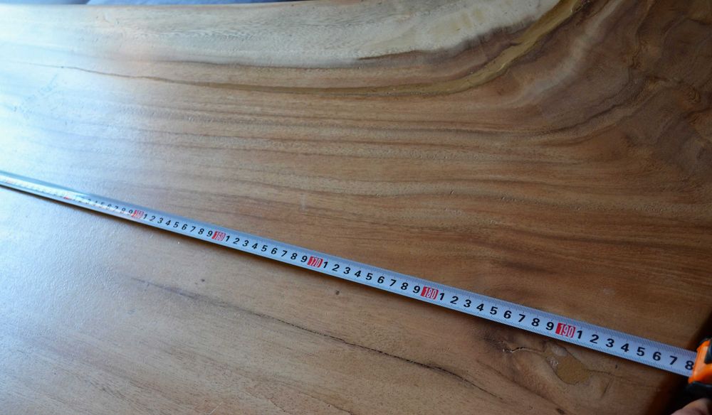 МАСА масив, Дъждовно дърво, със „жив ръб“, цяло парче