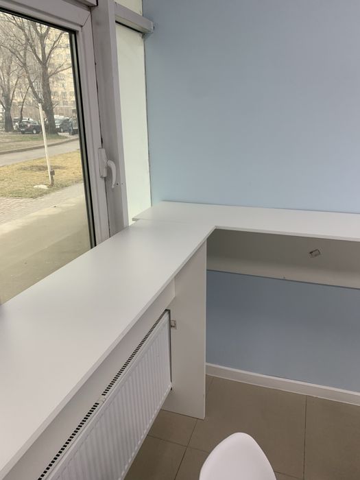 Боковой стол для кофейни высокий