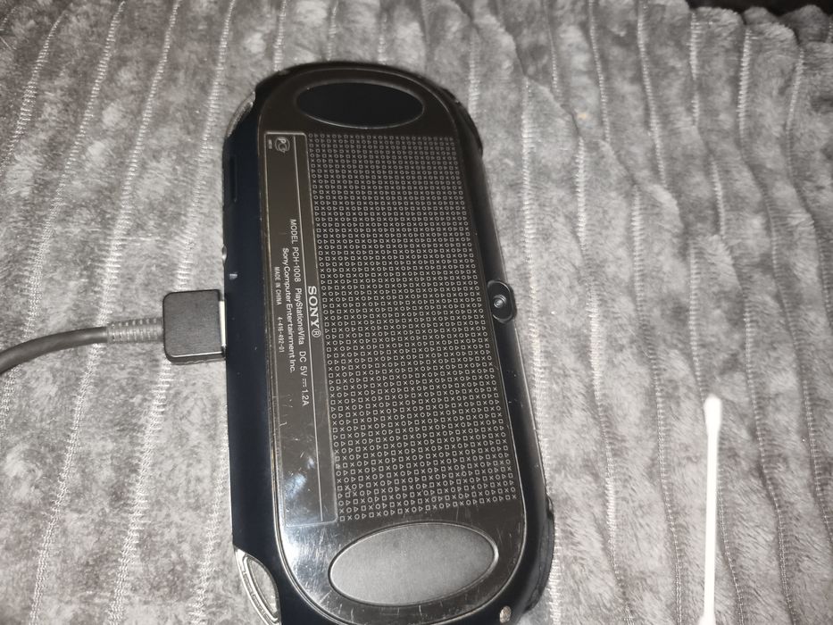 Продаю PS VITA 32gb