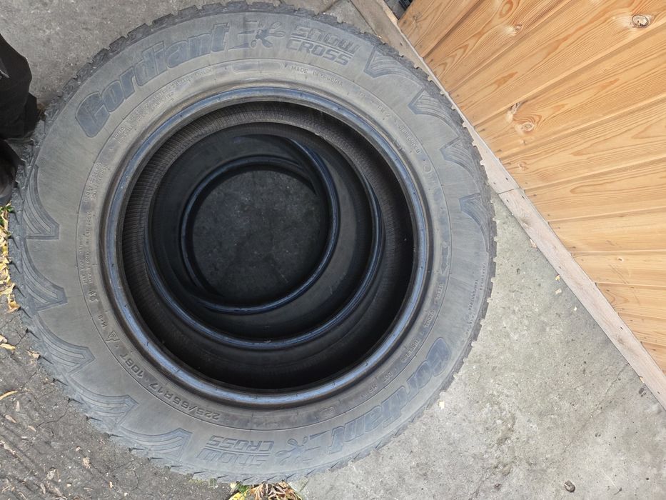 Продам зимние шины 225/65 r17