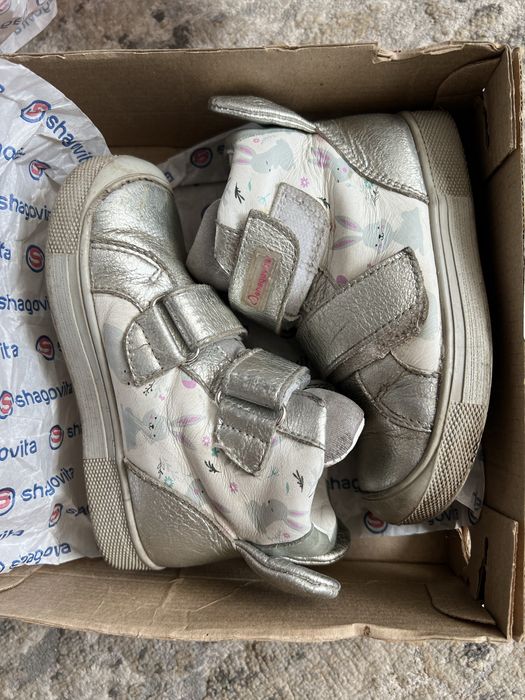 Продам детскую обувь