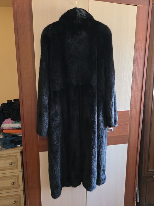 Продам женскую шубу