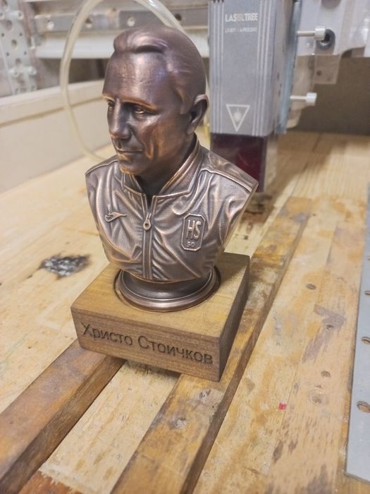 Статуетка- бюст на "Христо Стоичков".Медна галванопластика.