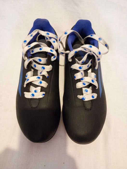 Ghete de fotbal Adidas marimea 37, stare buna