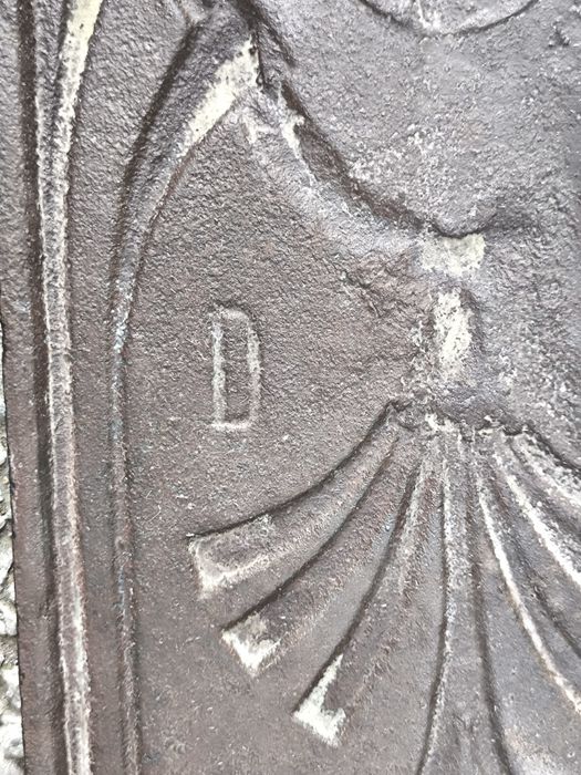 Две метални пана