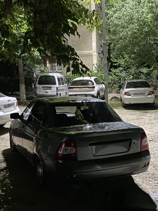 Приора 1,6 сотилади