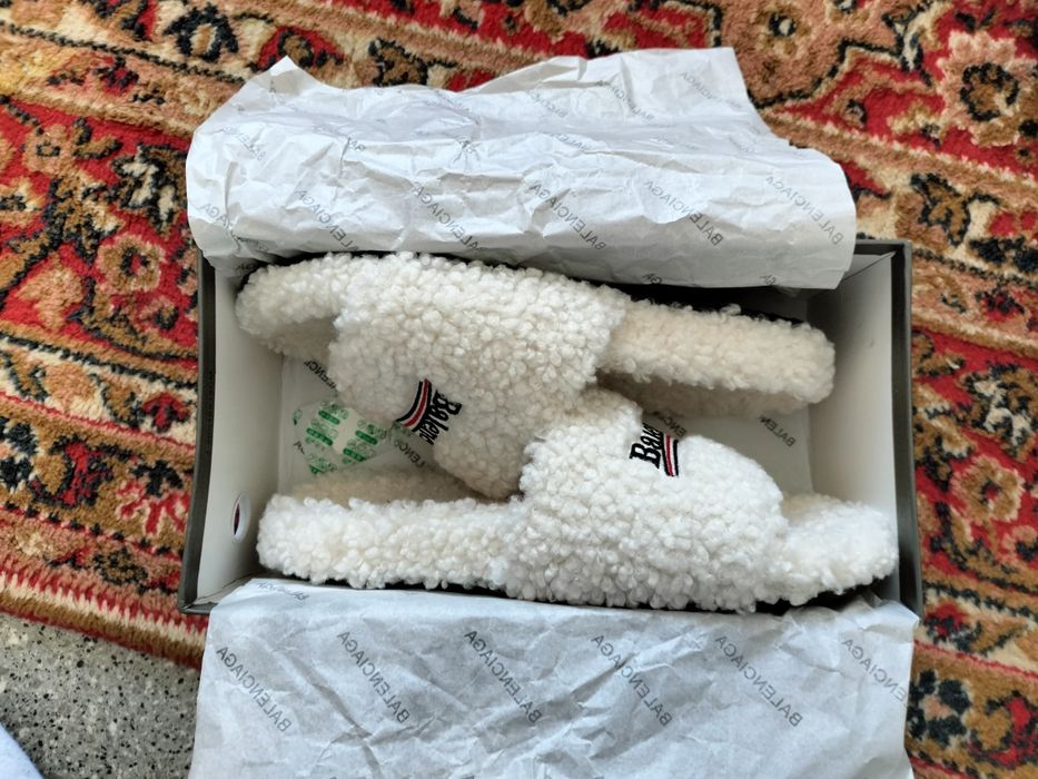 Продам тапки от баленсиага