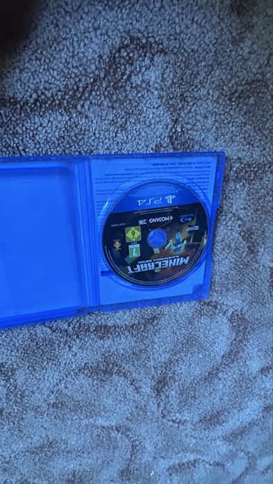 Vand ps 4 cu 6 jocuri