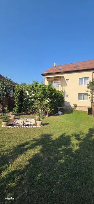 Casa individuala la cheie, 7 camere, 260 mp plus 400 mp teren, garaj,