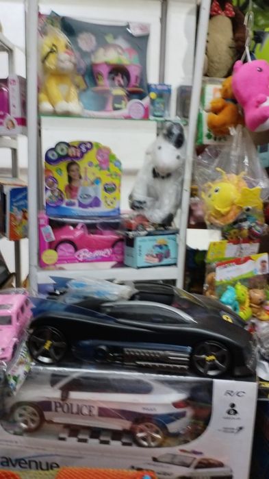 Продаеться магазин игрушек