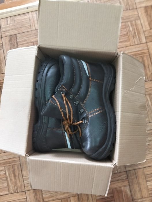 Продам ботинки спецобувь