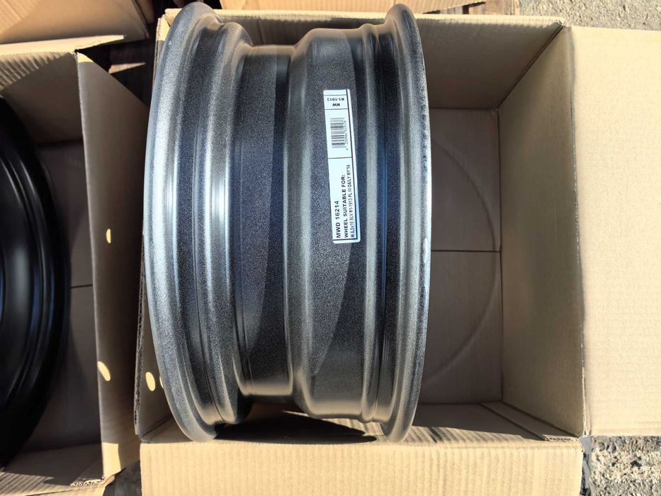 16 цола 6 х 125 мм Ивеко Дейли - Чисто нови