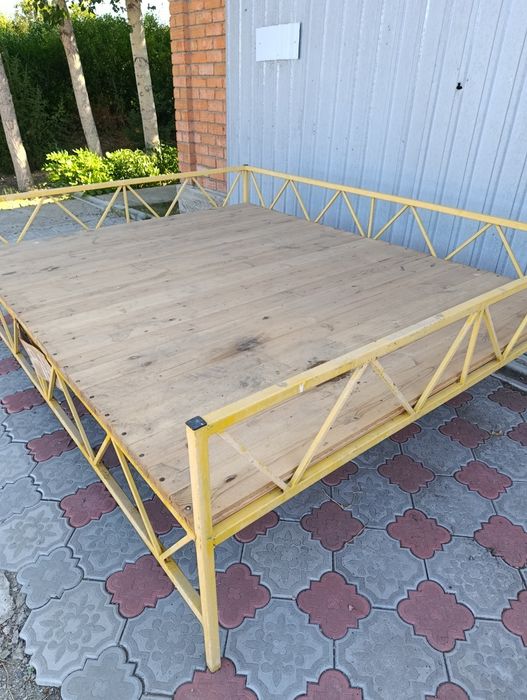 Продам топчан цельный