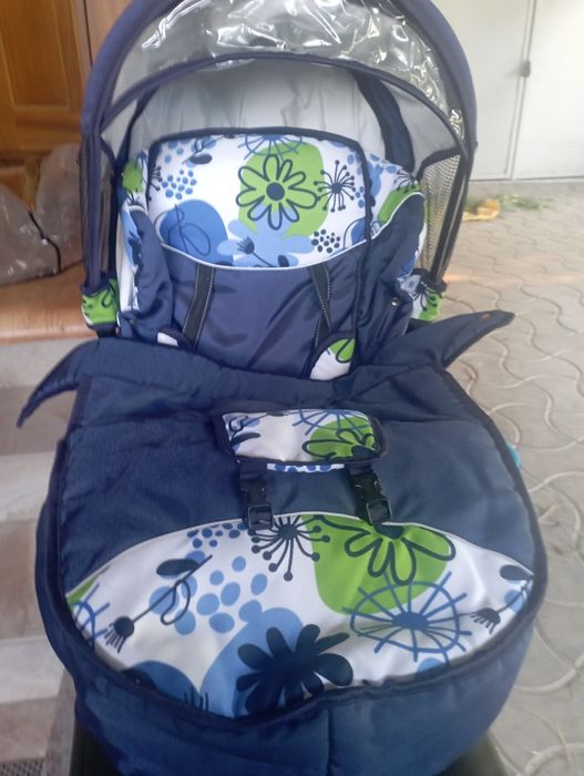 Детская коляска три модификации на одном шасси