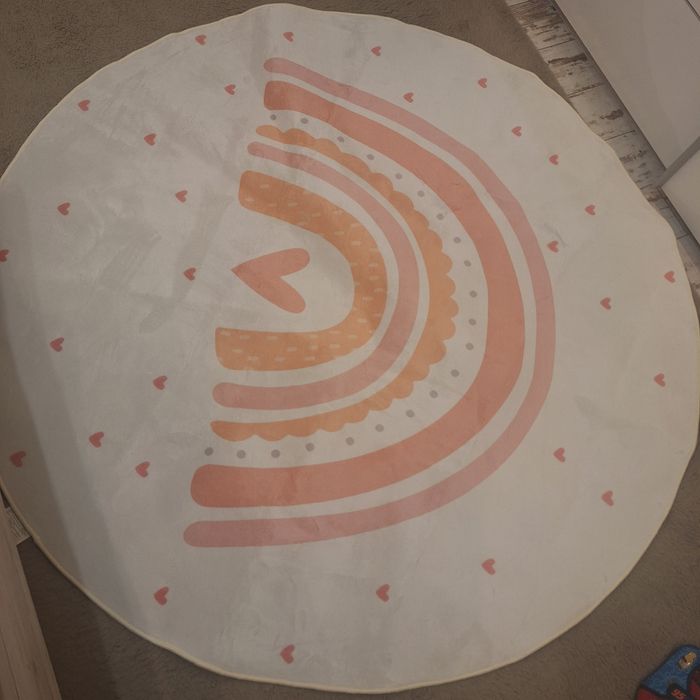 Детски Килим нов 160 см дъга и сърца