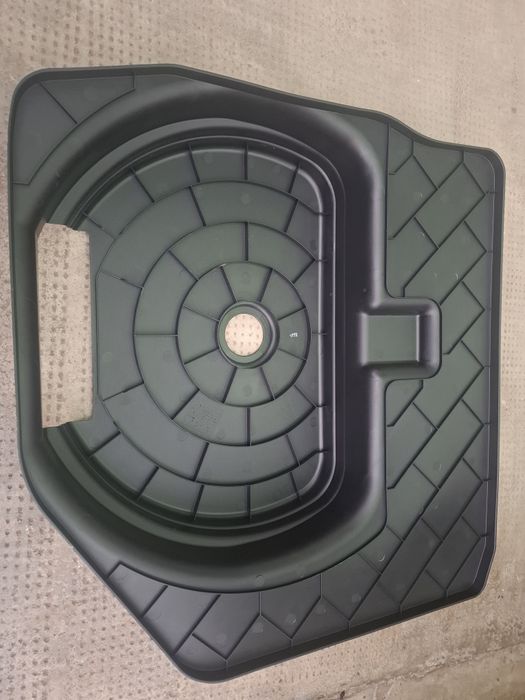 Vând Capac baterie Audi  a4 b8