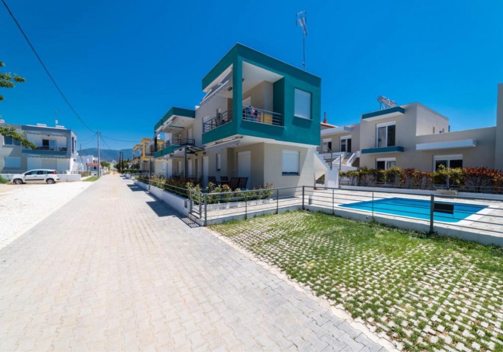 Почивка в апартамент с басейн , Паралиа Офринио