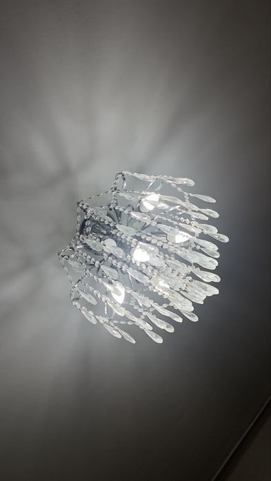 Роскошная хрустальная люстра