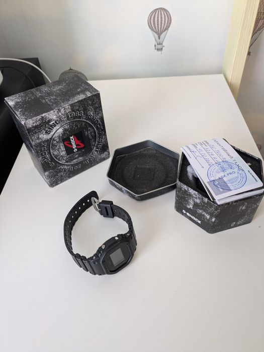 Кварцевые CASIO G-Shock DW-5600BB-1ER