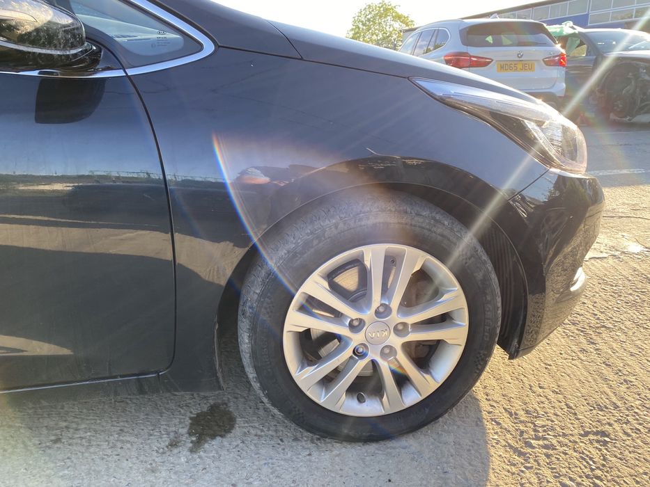 Bară față , capotă motor, trager, aripi , faruri Kia Ceed 2014