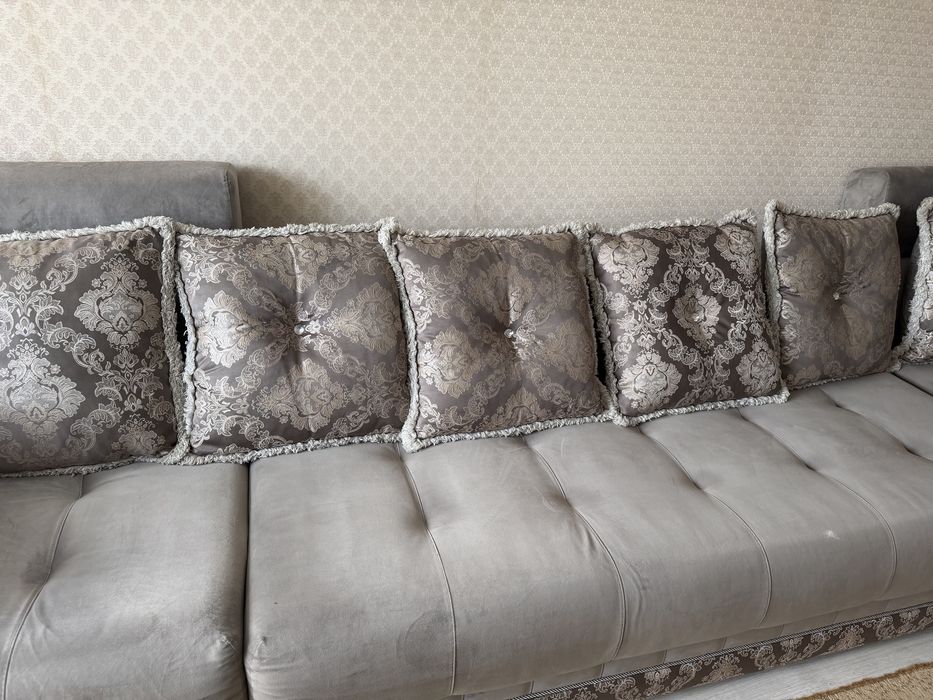 Диван в хорошем состянии