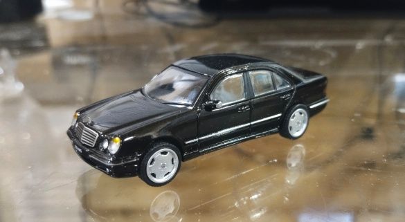 Модель Mercedes Benz W210 E55 AMG