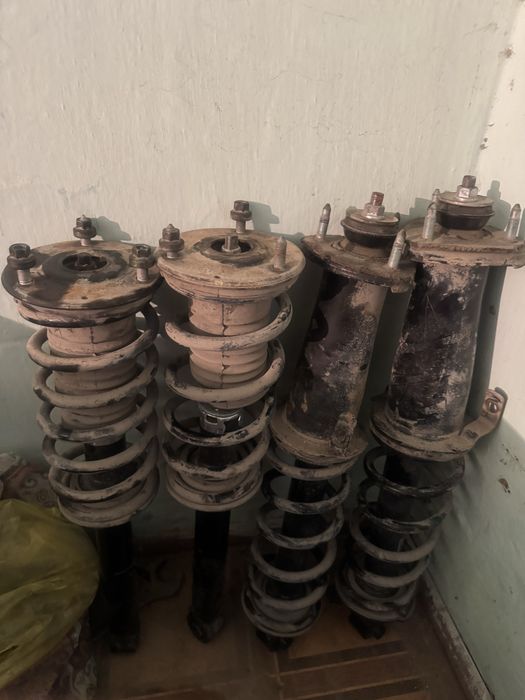 Амортизаторы пружины в сборе