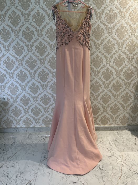 Официална рокля в пастелно розово