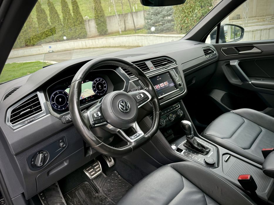 Volkswagen Tiguan R-Line  2.0TDI 190 CP 4X4! Full Option! Garantie 12 Luni