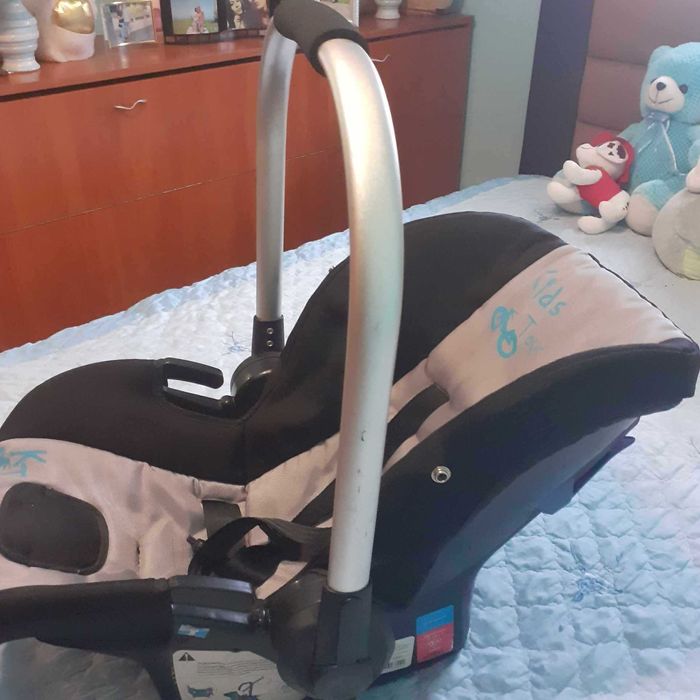 Бебешко столче за кола