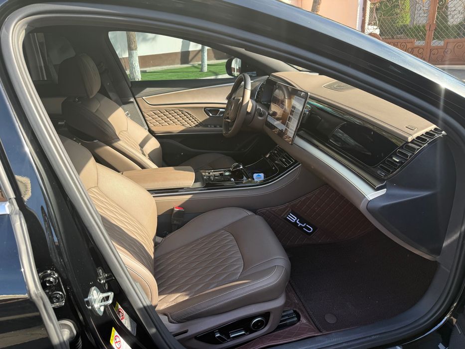 Taxi /Turist VIP Taxi  Byd Han