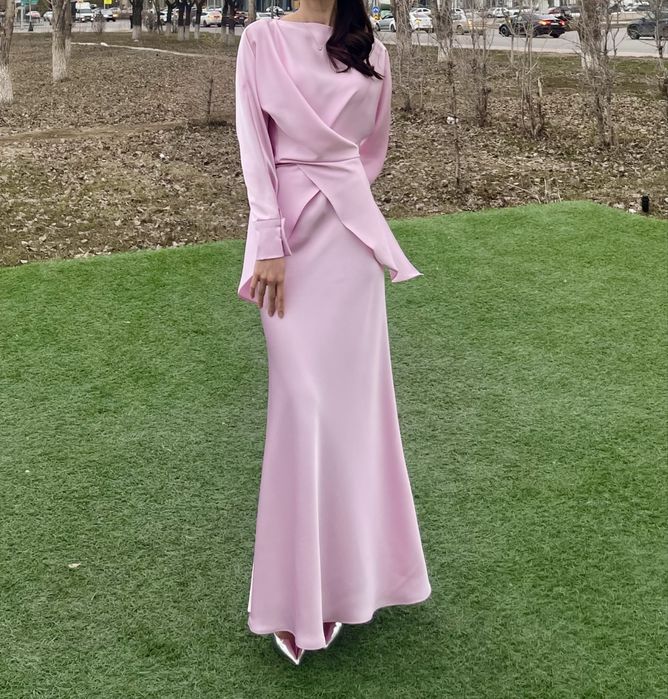 Вечернее платье, костюм