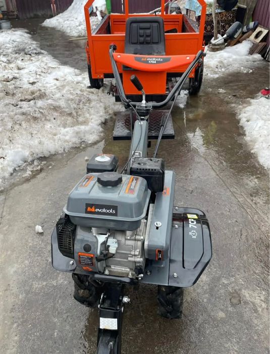 Motocultor cu remorcă