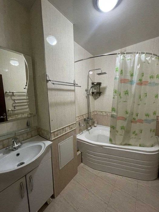 Сдаётся 3к квартира на Айбек метро