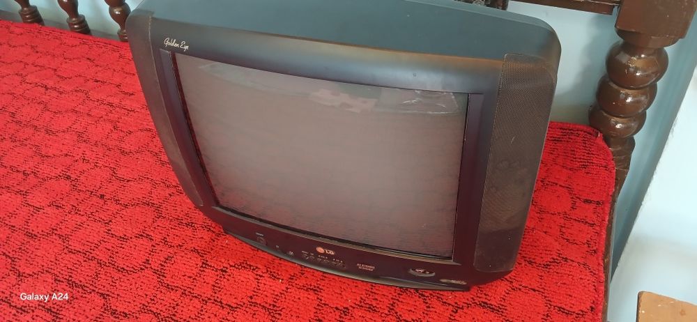 Telvizor sotiladi xoladi a'lo darajada. Narxi 150.000 so'm.