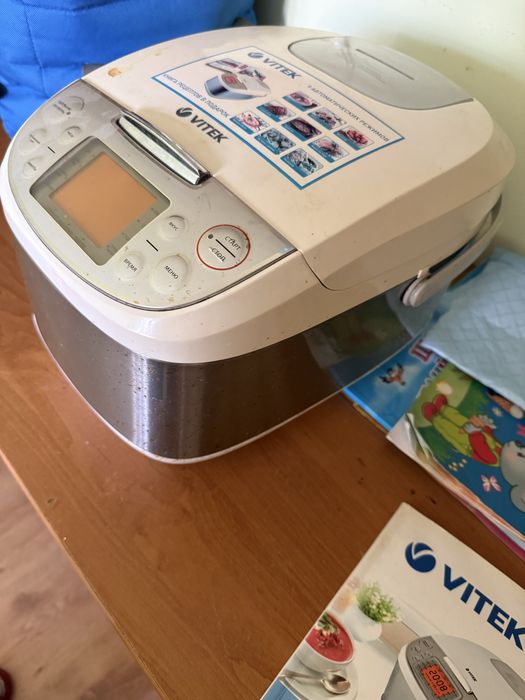 Продаю мультиварку в отличном состоянии