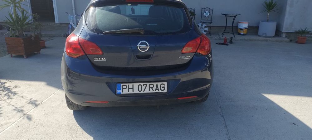 Opel Astra J 1.3  defect