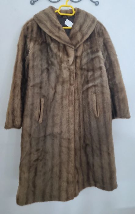 Vând blana din nurca.