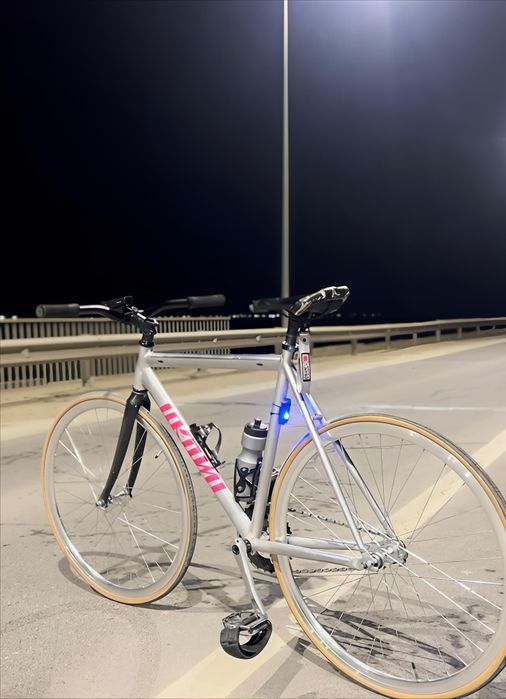 Unknown продаю L