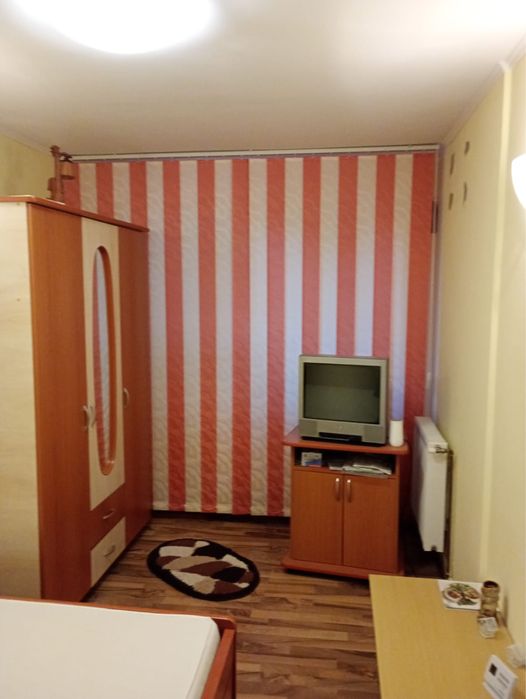 Inchiriez apartament cu 3 camere