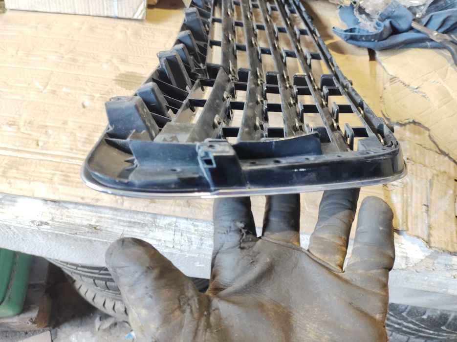 Радиаторна Решетка/Маска Mercedes E class W211 V6 4matic Tmodel OM642