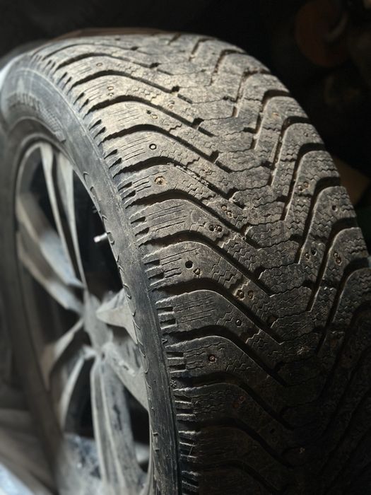 Продам резину зима на 18
