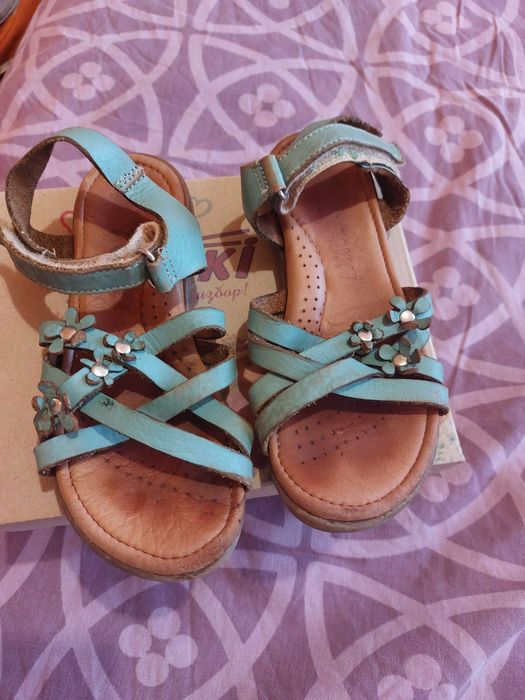 Два чифта за 34 лв - сандали Адидас и Понки естествена кожа