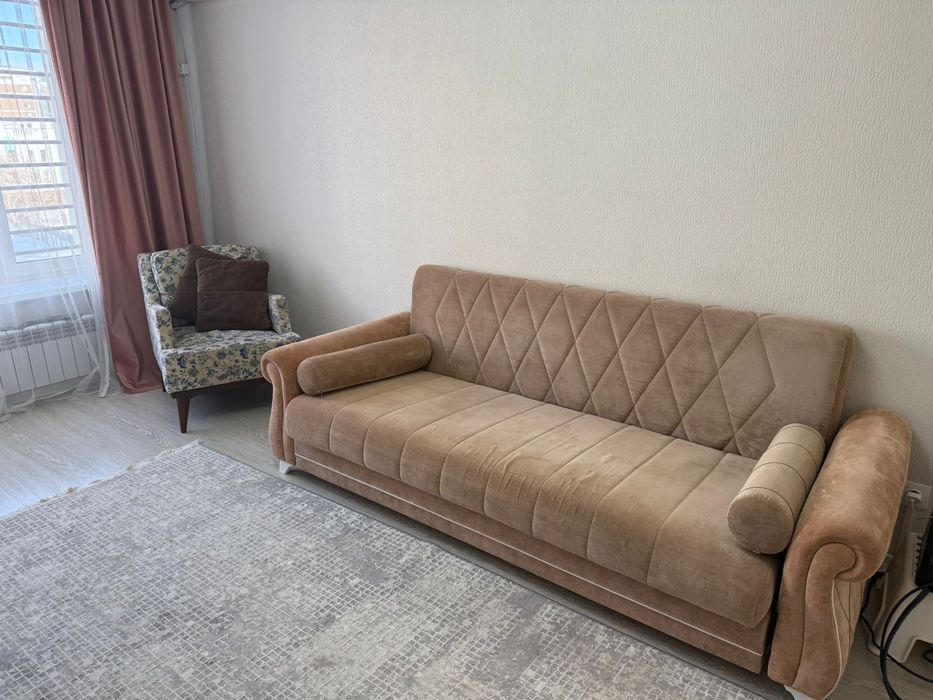 Продам диван б.у.