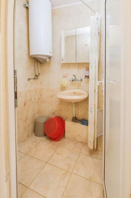 Дава се под наем Тристаен апартамент в Варна, Левски - 59 кв.м за 400 € - Снимка #5