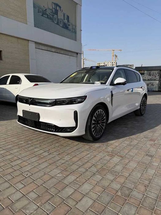 Voyah Free Hybrid 318 км 4WD pod zakaz