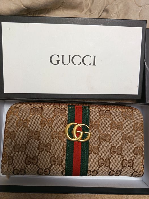 Portofele la cutie de dama