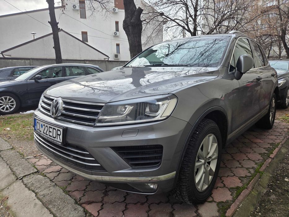 VOLKSWAGEN Touareg