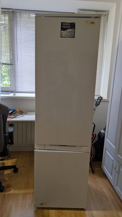 Встраиваемый холодильник Indesit