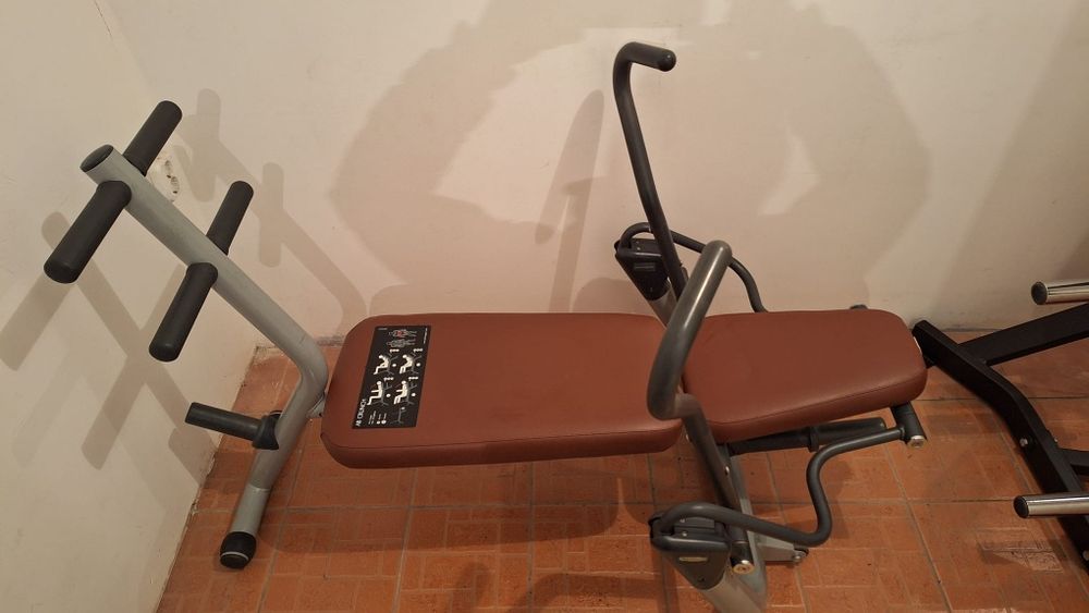 Banca abdomen Technogym